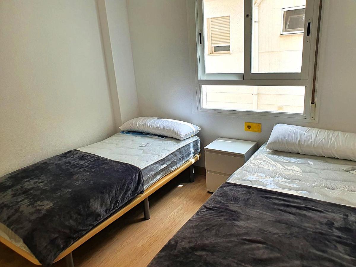 Newly Renovated Two Bedrooms Apartment In Villa Marina Benidorm Bagian luar foto